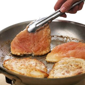 How to Saute Sauteed Chicken Breast Recipes, Facs Classroom, Fruit Nutrition Facts, Pan Sauce, Kitchen Help, Sauteed Chicken, Cooking 101, Marinade Recipes, Cook Chicken Breast