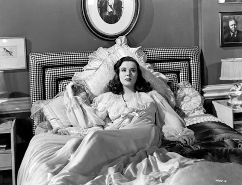 40 Beautiful Photos of Young Deanna Durbin in the Late 1930s ~ Vintage Everyday Old Hollywood Aesthetic, Deanna Durbin, Rhett Butler, Scarlett O'hara, Margaret Mitchell, Veronica Lake, Metro Goldwyn Mayer, Vivien Leigh, Bridget Jones