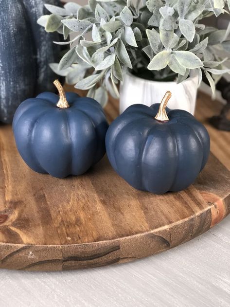 Knock off Target dollar spot pumpkins using dollar tree pumpkins and navy paint for an easy fall diy or craft that anyone can do! Wilshire Collections, Blue Fall Decor, Outside Fall Decor, Navy Paint, Dollar Tree Pumpkins, Decor Hacks, Target Dollar Spot, Pumpkin Carving Templates, Fall Farmhouse