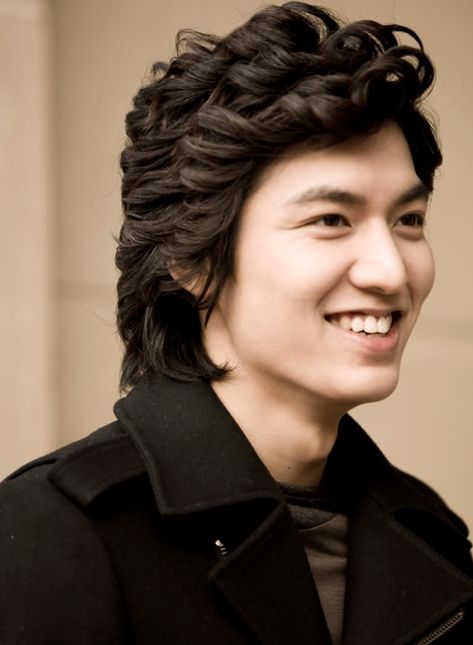 its must like hair style for me,Boys over Flower lee min ho.Gu jun pyo love it. Lee Min Ho Boys Over Flowers, Cool Hairstyles For Boys, Korean Men Hairstyle, Lee Min Ho Photos, Asian Men Hairstyle, Men's Long Hairstyles, Boys Over Flowers, New Haircuts, Asian Hair