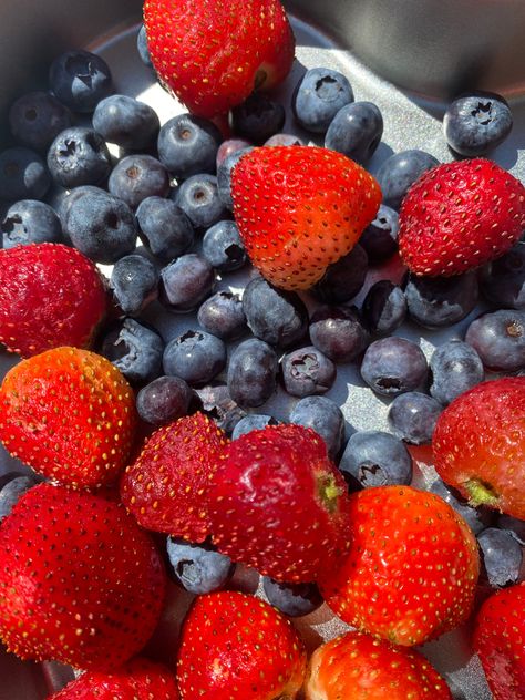 Strawberries And Blueberries, Blueberries And Strawberries, Blueberry Desserts, Red Apple, Fruit