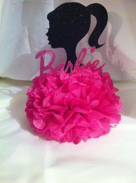 Simple Barbie Centerpieces, Barbie Decoration Ideas, Barbie Themed Birthday Party Decor Diy, Barbie Party Inspiration, Barbie Centre Pieces, Barbie Diy Decorations Party, Barbie Inspired Birthday Party, Diy Barbie Themed Birthday Party, Barbie 50th Birthday Party