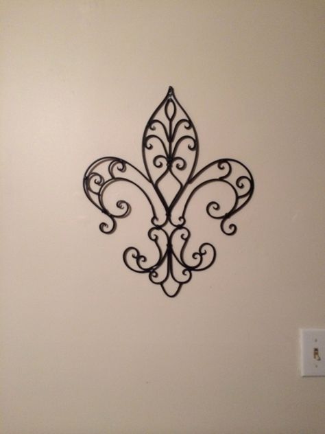 Fleur de lis example - REALLY like this one too Flue De Lis Tattoo, Flur De Lis Tattoos Simple, Fleur De Lis Tattoo Ideas For Women, Flur De Lis Tattoo, Fluer De Lis Tattoo, Lis Tattoo, Tattoo Ideas For Moms, 12 Tattoos, Diy Fleur