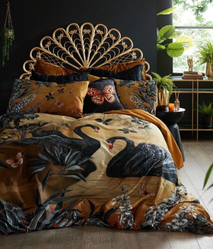 Dark green bedding