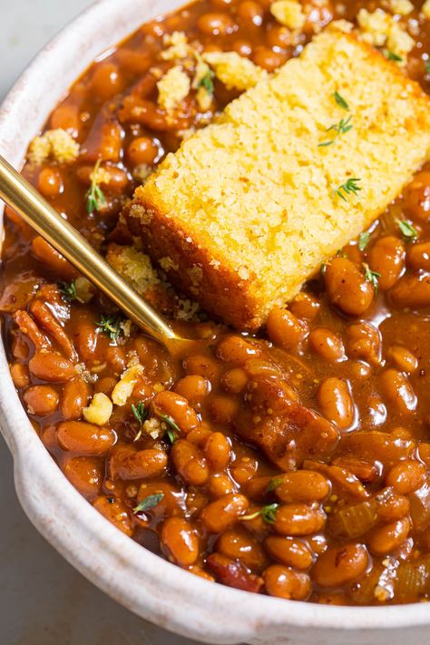 Southern Baked Beans, Sweet Potato Pound Cake, Bbq Sides, Easy Comfort Food, Sugar Maple, Cajun Recipes, Baked Beans, Crispy Bacon, Classic Food