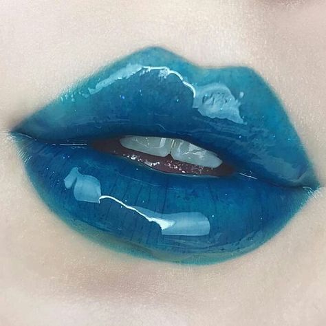 Blue Lips Aesthetic, Blue Lip Gloss, Lips Aesthetic, Lip Art Makeup, Beauty Rules, Blue Lipstick, Blue Lips, Glossy Makeup, Lipstick Art