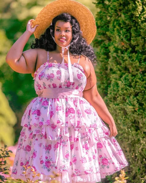 Plus Size Cottagecore, Plus Size Posing, Cottagecore Fashion, Vintage Woman, Black Femininity, Poses References, Curvy Girl Outfits, Curvy Outfits, Look Cool