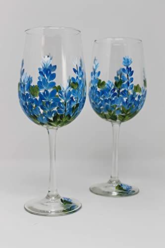 Hand Painted Wine Glasses Diy, Diy Wine Glasses Painted, Painting Glass Jars, Wine Glass Designs, Hand Painted Wine Bottles, Diy Wine Glasses, Hand Painted Glasses, Glass Painting Designs, Wine Glass Crafts