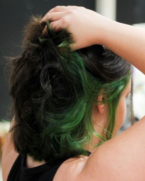 Green Underside Hair, Brown Hair With Green Peekaboo, Emerald Green Peekaboo Hair, Green Hair Underneath, Brown Hair With Green Tips, Peekaboo Hair Color Green, Black And Green Hair Short, Green Streaks In Hair, Green Underdye Hair