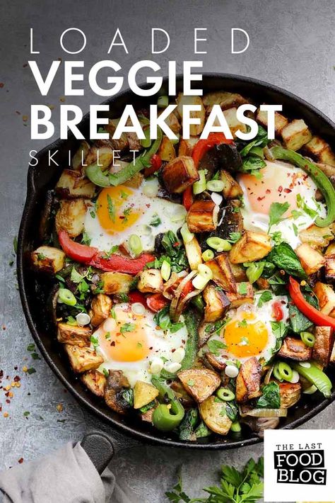 Vegetarian Breakfast Skillet, Veggie Breakfast Skillet, Veggie Loaded Breakfast, Cosy Breakfast, Potatoes And Eggs, Breakfast Skillet Recipes, Breakfast Vegetables, Veggie Breakfast, Breakfast Skillet