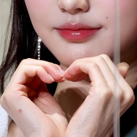 ive izone jang wonyoung lq icon details kpop gg Wonyoung Heart Icon, Ive Details, Izone Details, Wonyoung Lips, Wonyoung Effect, V Lips, Wonyoung Beauty, Kpop Details Icons, Wonyoung Heart