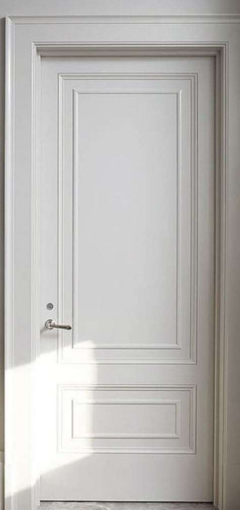 Classic Interior Door Styles, Interior Doors Traditional, Molding Door Design, Fancy Interior Doors, Transitional Door Trim, Moulding Door Design, Art Deco Internal Doors, Traditional Door Trim, Traditional Interior Doors Styles