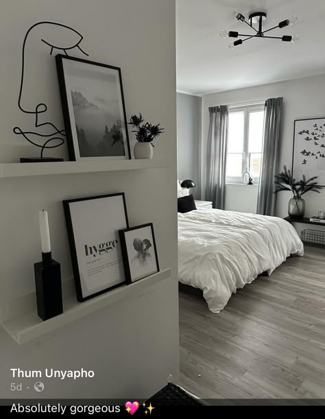 Dorm Room Ideas Men, White Dorm Room Ideas, Black And White Dorm Room, Black Dorm Room Ideas, Dorm Room Decor Black, Black Dorm Room, Black And White Dorm, Room Ideas Boys, Room Ideas Men