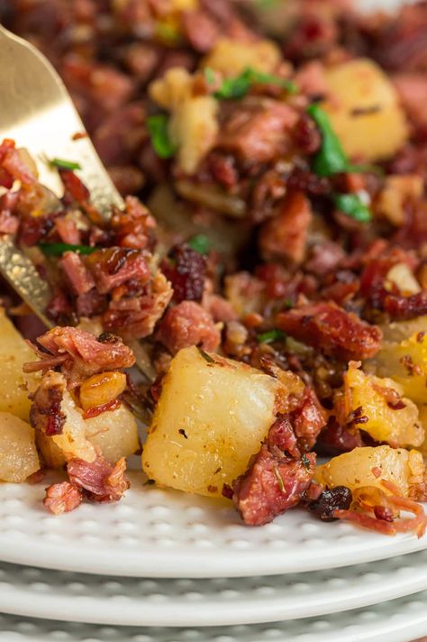 Savory Corned Beef Hash is an easy and tasty breakfast recipe that can be made anytime. It’s flavorful and is a great way to use leftover corned beef. Corn Beef Hash Breakfast, Corn Beef Hash Recipe, Leftover Corned Beef Recipes, Canned Corned Beef Recipe, Corn Beef Hash, Corned Beef Hash Breakfast, Corned Beef Soup, Corned Beef Leftovers, Corned Beef Hash Recipe