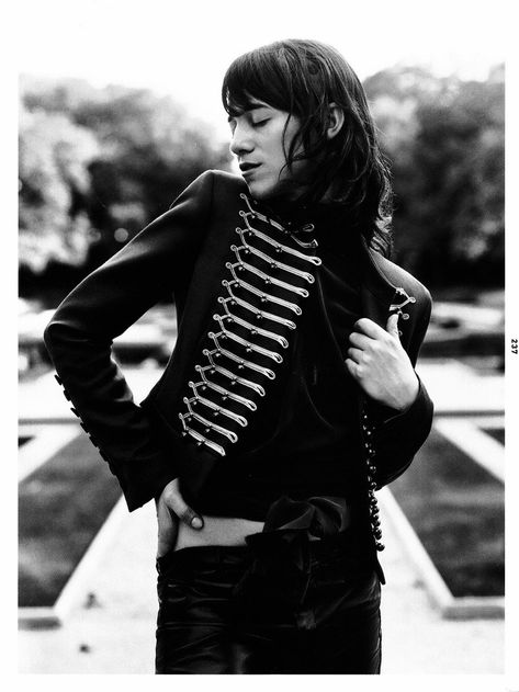 Charlotte Gainsbourg Harper's Bazaar US (November 2000) ph. Inez & Vinoodh ellastica scan/tfs Serge Gainsbourg, Charlotte Gainsbourg, French Cinema, Marion Cotillard, Patti Smith, Woman's Fashion, Catherine Deneuve, Jane Birkin, French Actress