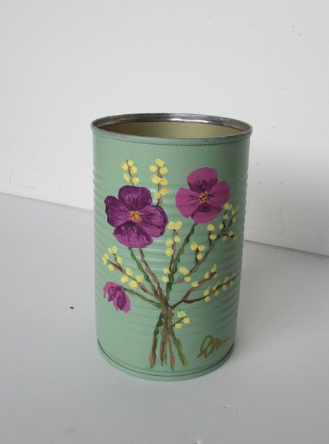 Painted Tin Can Flower Pots, Painted Tins Ideas, Can Painting Diy Tin, Tin Painting Ideas, Tin Can Flower Pots, Painting Tins Cans, Tin Can Planters, Windowsill Ideas, Cute Vase