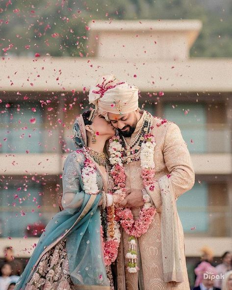 Bride Groom Photoshoot, Indian Wedding Poses, Bride Photos Poses, Groom Photoshoot, Indian Wedding Photography Couples, Wedding Portrait Poses, Bridal Photography Poses, Bride Photoshoot, Wedding Photoshoot Poses