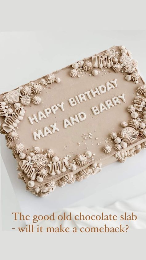 Chocolate Birthday Sheet Cake Decoration, Pretty Sheet Cake Ideas, Boho Sheet Cake Ideas, Cute Square Cake Ideas, Minimalist Sheet Cake, Birthday Cake Ideas Rectangle, Rectangle Birthday Cake Ideas For Women, Chocolate Slab Cake, Modern Sheet Cake Design