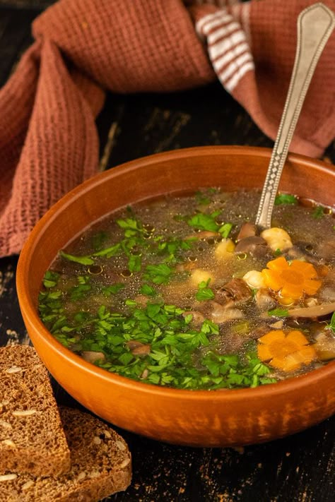 Barley Mushroom, Soup With Chickpeas, Creamy Soup Recipes, Winter Soup Recipe, Vegan Worcestershire Sauce, Vegetarian Soup Recipes, Mushroom Soup Recipes, Coconut Milk Curry, Winter Soups