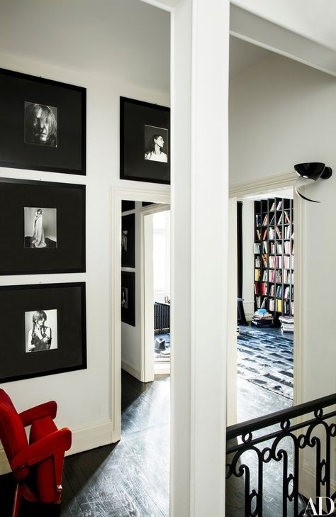 19th Century Paris Townhouse Of Vogue Editor Franca Sozzani Paris Townhouse, Carla Sozzani, Franca Sozzani, Home In Paris, Italian Vogue, Bookcase Design, Living In Paris, Paris Apartments, Celebrity Houses