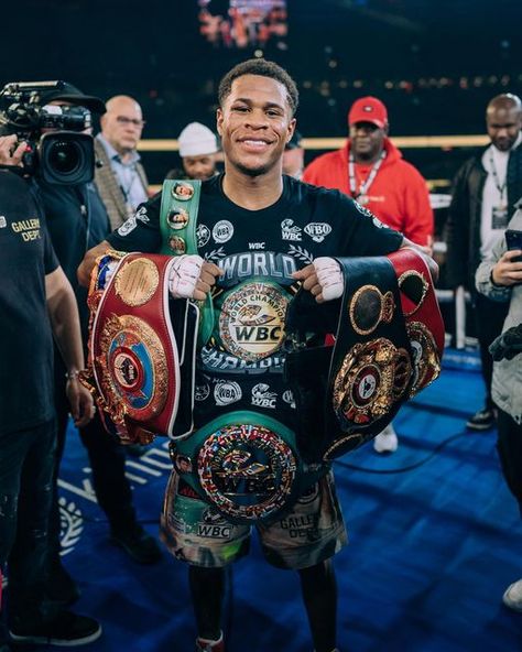 Devin Haney on Instagram: "The Youngest Undisputed Champ In The 4 Belt Era! Put Some RESPECT On My Name! 👑 #Alhamdulillah #TheDream" Devin Haney Wallpaper, Boxe Wallpaper, Tank Davis, Devin Haney, Football Motivation, Hard Photo, Boxing Images, Mma Gym, Boxing Posters