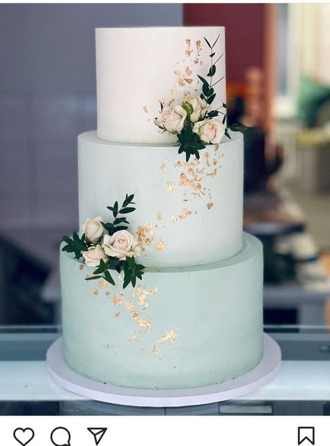 Wedding Cake Designs Emerald Green, Lemon Design Cake, Wedding Cake Designs Green, Blue Green Wedding Cake, Light Green Cake, Mint Green Wedding Cake, Cake Frosting Designs, Mint Wedding Cake, Wedding Cake Frosting