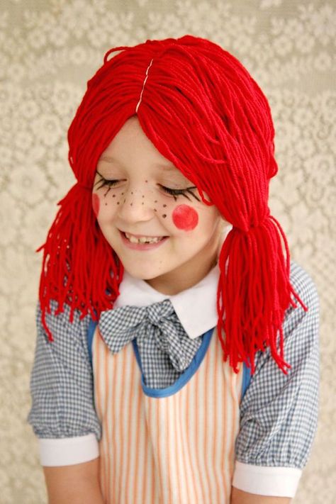 101 Cheap   Easy DIY Halloween Costume Ideas | http://hellonatural.co/101-cheap-easy-diy-halloween-costume-ideas/ Rag Doll Halloween Costume, Diy Halloween Costumes For Girls, Diy Girls Costumes, Rag Doll Costume, Diy Fantasia, Best Diy Halloween Costumes, Kid Costumes, Creative Halloween Costumes Diy, Cute Halloween Makeup