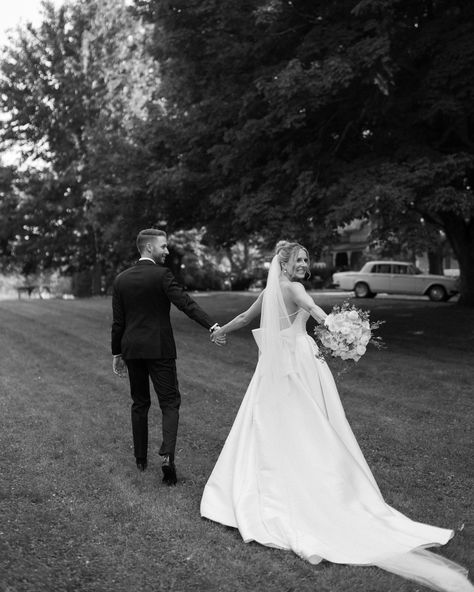 Belcroft Estate Toronto Wedding Photographer // Montreal, Quebec, Prince edward county, Muskoka 

Ceremony, old car, BW Belcroft Estates Wedding, Prince Edward County, Montreal Quebec, Old Car, Toronto Wedding, Prince Edward, Estate Wedding, Montreal, Toronto