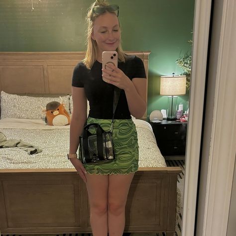 glass animals outfit and vlog!! 💚✨🪐🌌🪩🎶 Concert vlog, summer concert outfit, outfit inspo #ootn #concertoutfit #concertvlog Glass Animals Concert Outfit, Glass Animals Concert, Animals Outfit, Summer Concert Outfit, Concert Outfit Summer, Concert Band, Summer Concert, Concert Outfits, Glass Animals