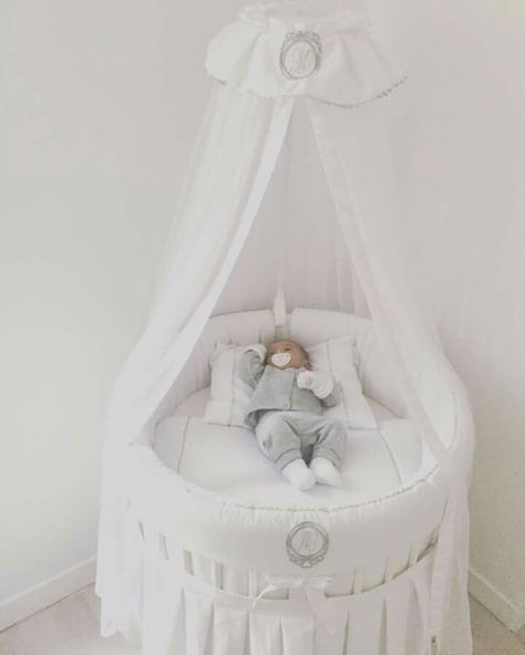 Baby Beds, Newborn Room, Reborn Nursery, Baby Room Inspiration, Nursery Room Inspiration, Baby Room Design, Baby Angel, Children And Family, Baby Bed