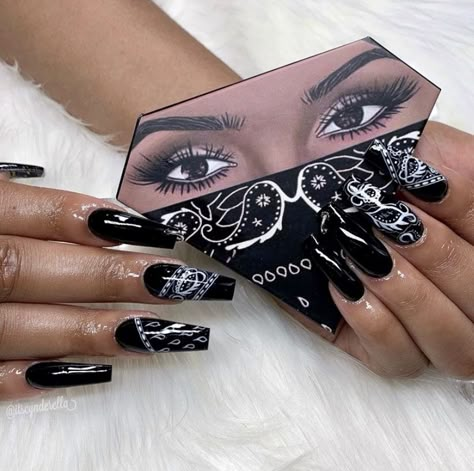 Bandana Acrylic Nails, Black Bandana Nails, Gangster Nails Designs, Cholo Nails, Chicano Nails, Gangster Nails, Giselle Fashion, Paisley Nail Art, Unusual Nail Designs