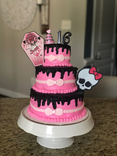 Draculaura Sweet 1600 Cake, Draculaura Birthday Cake, Draculaura Sweet 1600 Party, Draculaura Birthday Party, Monster High Birthday Cake Ideas, Monster High Sweet 16, Monster High Quinceanera, Monster High Cake Birthdays, Draculaura Birthday