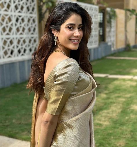 STYLE LIKE JHANVI KAPOOR || TISSUE BANARASI SAREE || SHOP THE LOOK || BOLLYWOOD FASHION 🛍WhatsApp for Booking - 91 6290038507 😍FREE SHIPPING ( INDIA) ❤️With Blouse Piece ❤️Price Rs 1400/- only ❤️PAN India Shipping Done ❤️No COD 🛍Follow @the.royal_closet for unique and exclusive collection ✨️ #jhanvikapoor #jhanvikapoorstyle #bollywoodfashion #bollywood #bollywoodstyle #saree #bollywoodsarees #sareelove #sareestyle #sareestyling #trendyfashion #trending #fashion #janvikapoor #banaras... Roka Ceremony, Saree Looks, Traditional Bridal Jewelry, Jhanvi Kapoor, Alia Bhatt Photoshoot, Latest Model Blouse Designs, Janhvi Kapoor, Saree Photoshoot, Varun Dhawan