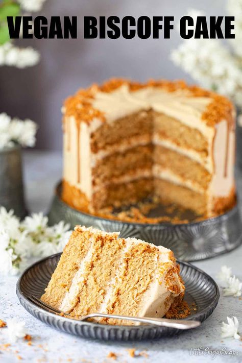 This vegan Biscoff cake is the ultimate treat for Lotus Biscoff fans. It's easy to make and comes topped with Biscoff buttercream and a drizzle of the spread to turn it into a Biscoff drip cake. Biscoff Cake Recipe, Biscoff Buttercream, Vegan Cupcake Recipes, Lotus Biscoff Spread, Biscoff Recipes, Biscoff Cake, Vegan Buttercream, Biscoff Cookies, Vegan Cake Recipes