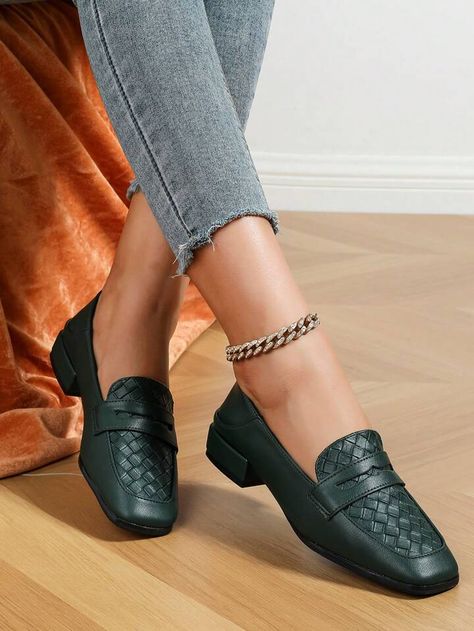 Leather Shoes Women Flats, Oxford Shoes Style, Womens Chunky Heels, Women Flats, Women Oxford Shoes, Leather Shoes Woman, Heeled Loafers, Kids Beachwear, Styl Vintage