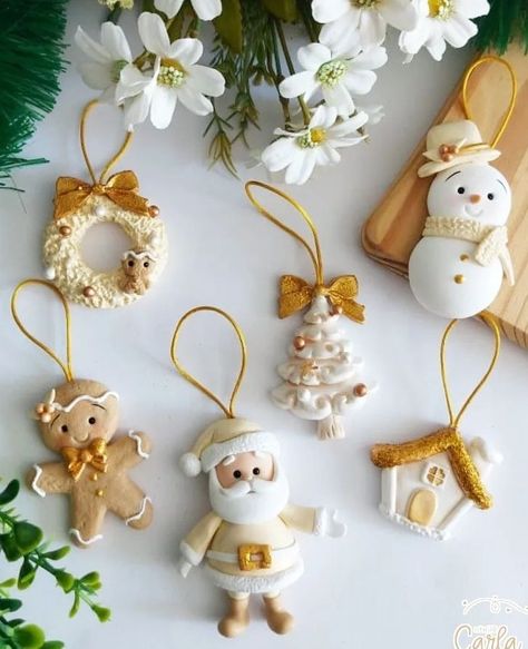 Foam Clay Ornaments, Christmas Ornaments Polymer Clay, Christmas Polymer Clay Ornaments, Fimo Christmas Decorations, Pasta Flexible Navidad, Clay Crafts Christmas, Polymer Clay Christmas Decorations, Clay Ornaments Christmas, Cold Porcelain Ornaments