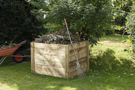 The easy way to turn garden waste into compost. Pvc Conduit, Yard Waste, Recycle Box, Forest Garden, Green Garden, Grow Your Own, Compost Bin, Outdoor Storage Box, Panel Siding