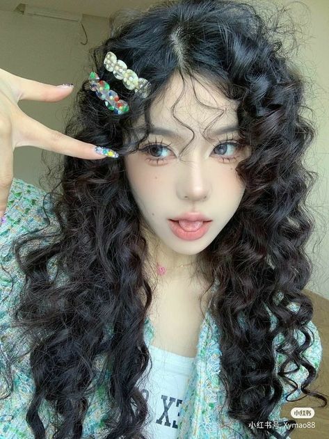 Full Bangs Long Hair, Sunkissed Hair Brunette, Cute Box Braids Hairstyles, Hairdos For Curly Hair, Curly Girl Hairstyles, Long Hair With Bangs, Hair Reference, Asian Hair, Curly Hair Tips