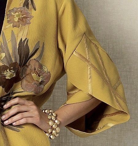 Áo Blu, Detail Couture, Mode Kimono, Abaya Style, Vogue Sewing, Vogue Sewing Patterns, Vogue Pattern, Sleeves Designs For Dresses, Vogue Patterns