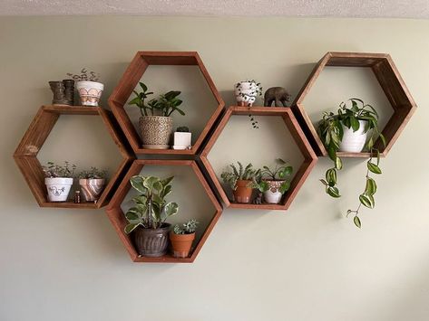 Hexagon Floating Shelves, Set of 3 Beautiful Wood Honeycomb Shelves, Hexagon Wall Decor with Hanging Hardware, Geometric Wall Shelf, Hexagon Shelves for Home and Office, Hexagon Wall Hexagon Shelf Decor, Hexagon Floating Shelves, Hexagon Wall Shelf, Room Ideas For Men Bedroom, Honeycomb Shelves, Shelf Decor Living Room, Modern Wall Shelf, Hexagon Shelves, Wall Hanging Shelves