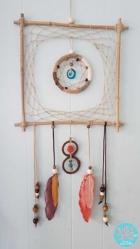 Creative Dream Catcher Ideas to Try Square Dream Catcher, Diy Dream Catcher, Atrapasueños Diy, Diy Dream Catcher Tutorial, Dream Catcher Patterns, Dream Catcher Tutorial, Boho Dreamcatcher, Dream Catcher Art, Wal Art