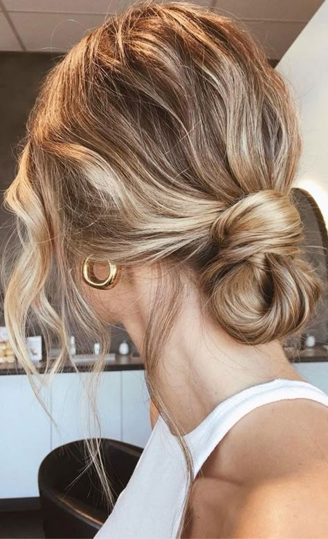 Cute Hairstyles Updos, Mane Addicts, Simple Updo, Easy Updo Hairstyles, Low Bun Hairstyles, Up Dos For Medium Hair, Low Bun, Work Hairstyles, Short Hair Updo