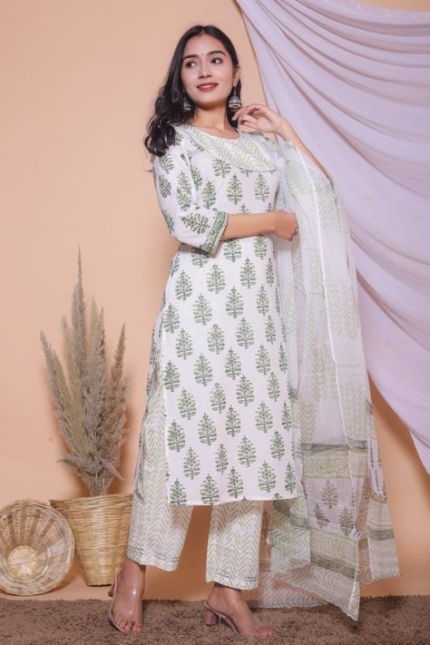 Kota Doriya Suit Designs, Simple Suit, Pure Cotton Suits, Casual Frocks, Churidar Designs, Dresses Traditional, Anarkali Dress Pattern, Suit Pattern, Cotton Kurti Designs