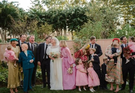 Wedding Shot List, Family Wedding Photos, Garden Party Wedding, Wedding Party Photos, Family Wedding, Wedding Mood, Wedding Photo Inspiration, Dreamy Wedding, Wedding Shots