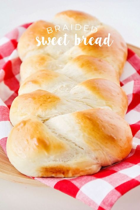 Braided Sweet Bread, Homemade Bread Bowls, Baked Snacks, Whole Wheat Rolls, Honey Wheat Bread, Baking Breads, Bread Sweet, Homemade Croissants, Spinach Chicken