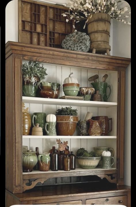 Vintage Display Cabinet Ideas, Displaying Glassware Ideas, Plate Shelf Display, Fall Hutch Decor Ideas, China Cabinet Wall, Hutch In Living Room, Farmhouse Hutch Decor, Hutch Decorating Ideas, China Hutch Display