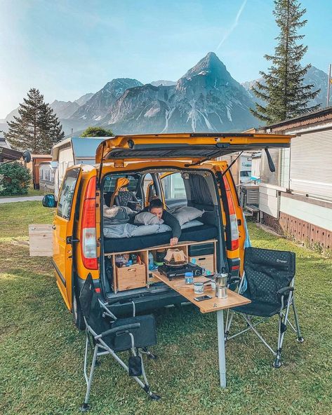 Berlingo Camper, Bike Storage Garage, Camper Interior Design, Volkswagen Camper Van, Minivan Camping, Diy Campervan, Campervan Life, Build A Camper Van, Volkswagen Camper