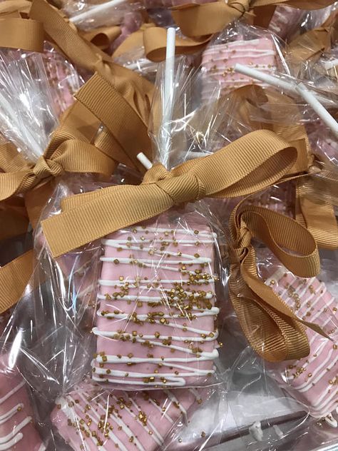 Pink Chocolate Covered Rice Krispie Treats with White Drizzle Covered Rice Krispie Treats, Chocolate Covered Rice Krispie Treats, Nutella Rice Krispie Treats, Baby Shower Cake Table, Baby Shower Food For Girl, Gold Sprinkles, Baby Shower Treats, Sweets Table, Shower Desserts