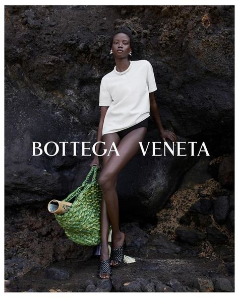 LUNDLUND on Instagram: "#BottegaVeneta Summer Solstice Campaign by Louise & Maria Thornfeldt. 
#LUNDLUND
@louisethornfeldt @mariathornfeldt @matthieu_blazy 
@duffy_duffy @hiromi_ueda @bitton" Bottega Veneta Campaign, Poolside Fashion, Campaign Fashion, Hair Color Auburn, New Bottega, Vogue Spain, Mens Fashion Photography, Brand Campaign, Beach Shoot