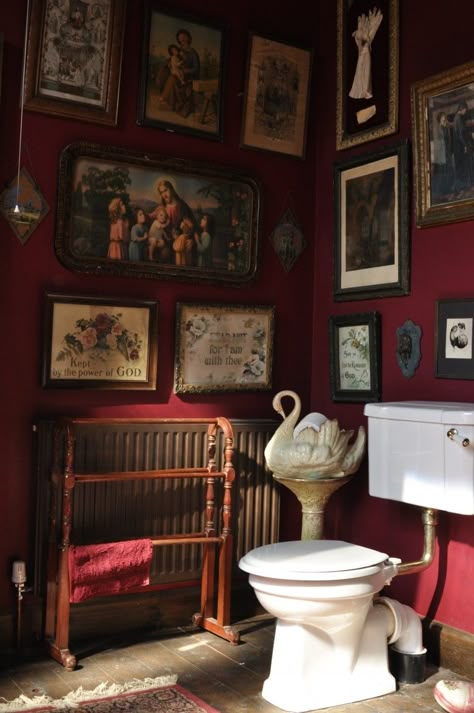 Whimsical Interior, Zsazsa Bellagio, Aol Mail, Bathroom Red, Dark Home, Red Rooms, Eclectic Interior, Dream Decor, House Inspo